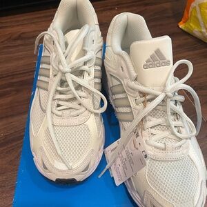 Adidas Response CL W white sneakers